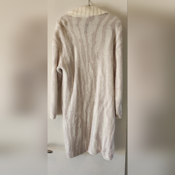 NWT Express Long Cardigan Sweater Cream with Subtle Lavendar Animal Print Size M - Picture 7 of 10